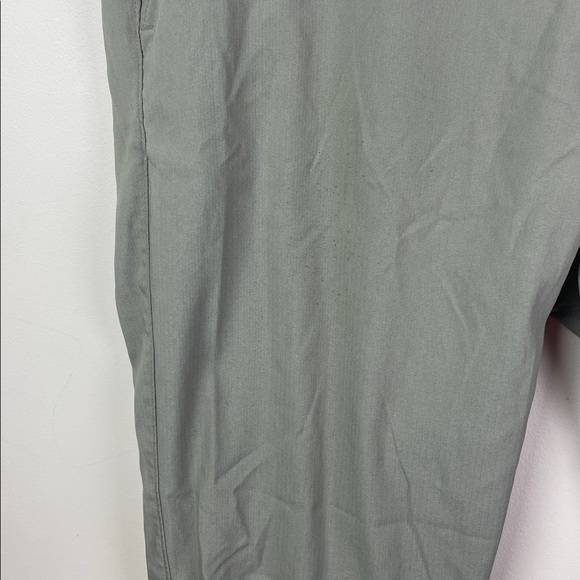 Under Armour Loose Pants - Picture 4 of 9